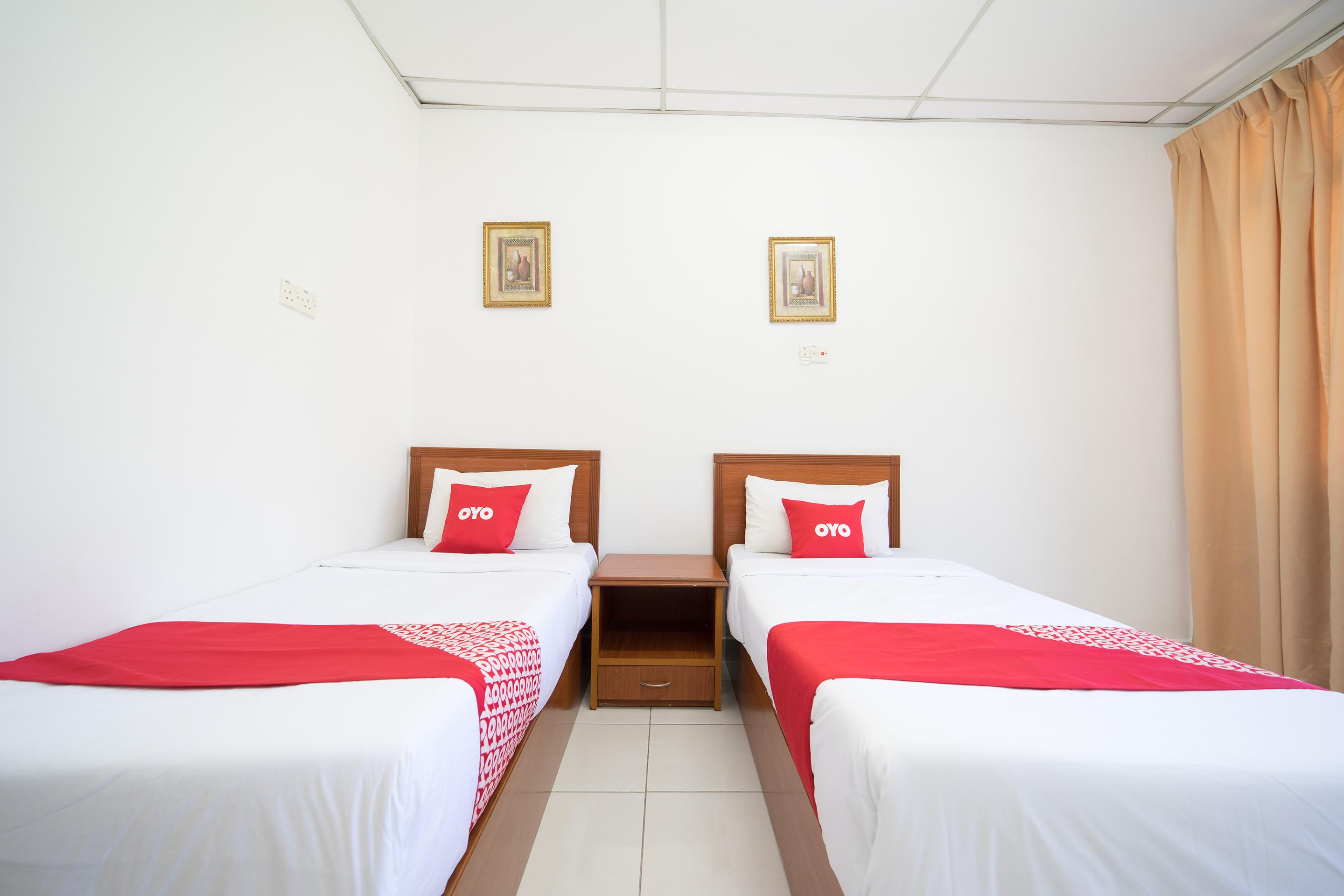 Terap Inn Kampong Raja Экстерьер фото