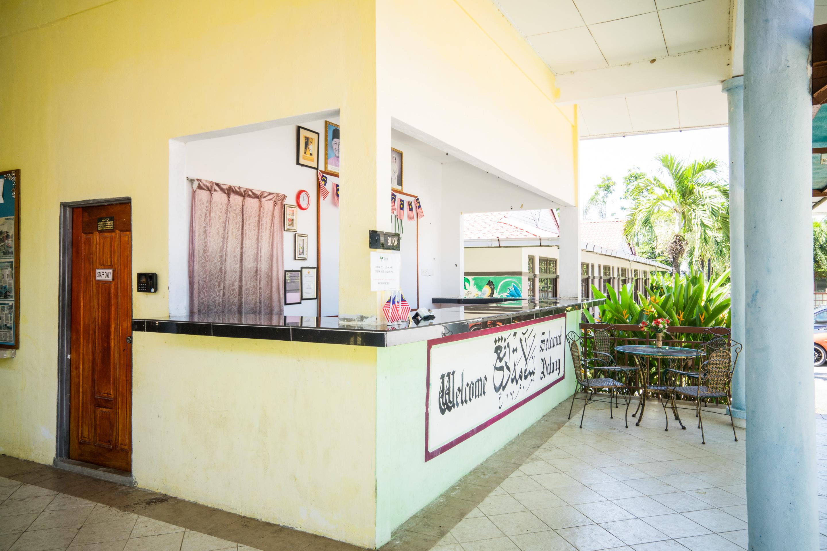 Terap Inn Kampong Raja Экстерьер фото