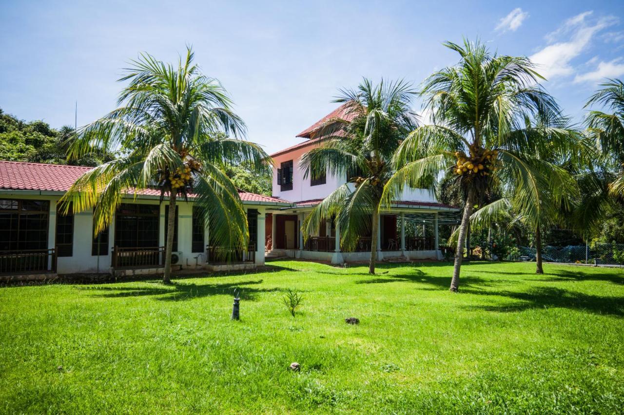 Terap Inn Kampong Raja Экстерьер фото