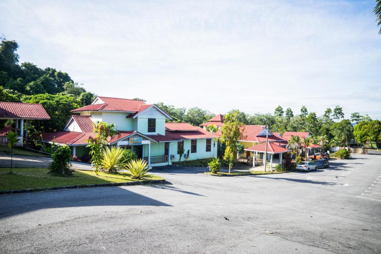 Terap Inn Kampong Raja Экстерьер фото