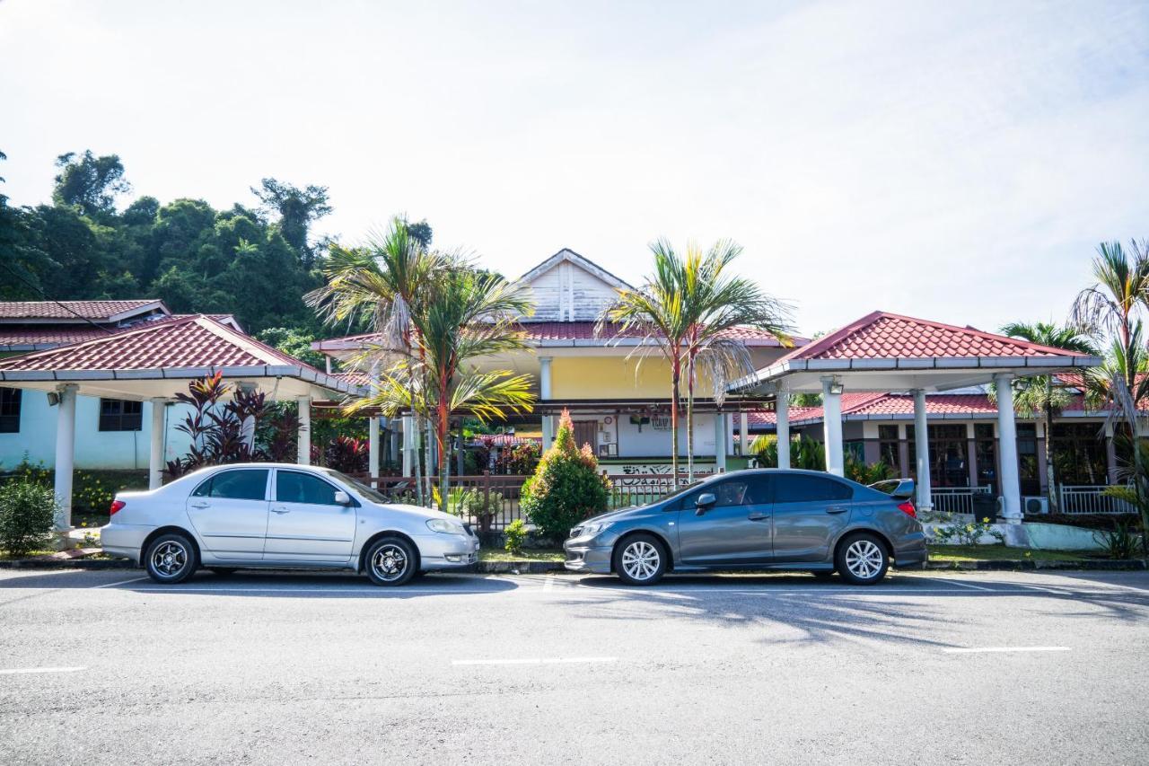 Terap Inn Kampong Raja Экстерьер фото